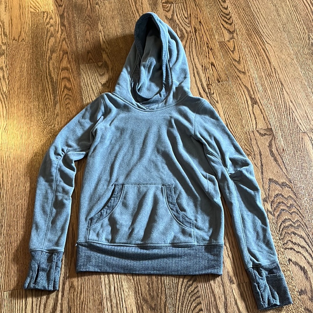 Ivivva sweatshirt